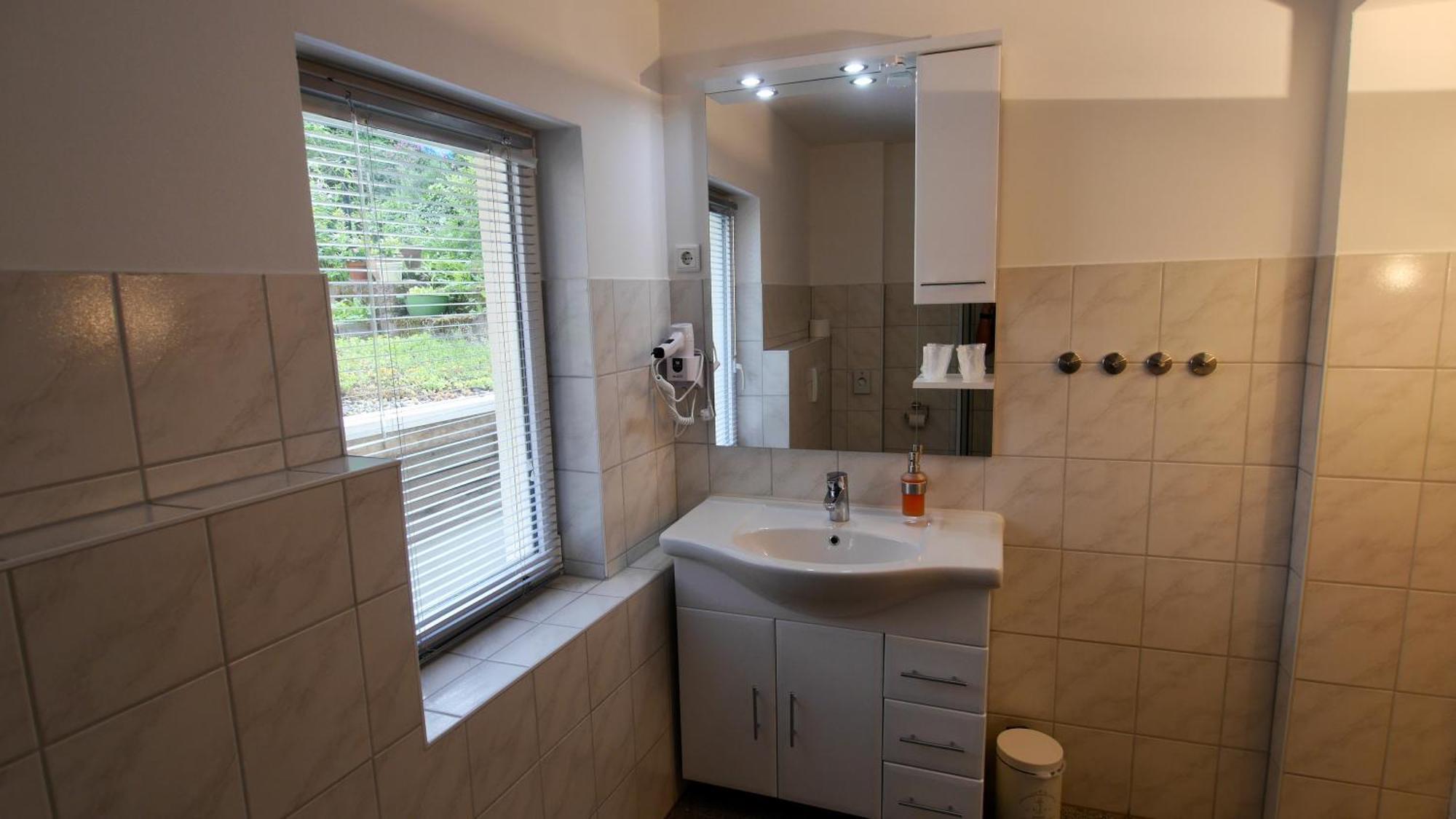 Fruehstueckspension Metilstein Eisenach Phòng bức ảnh